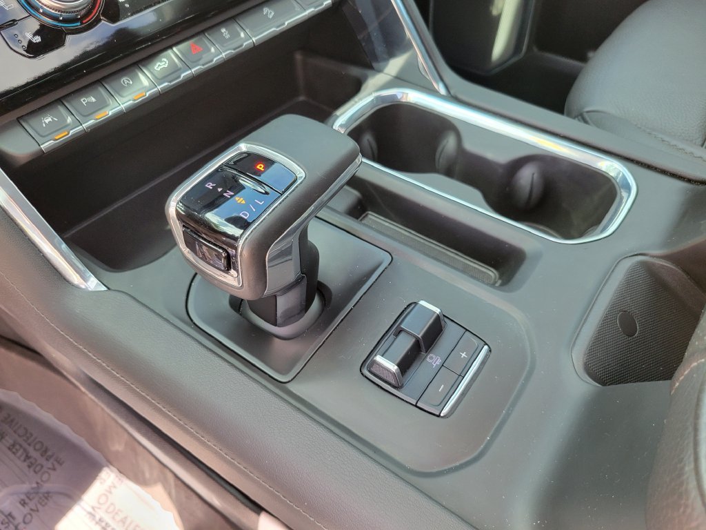 Used 2025 Silver GMC Denali image 31