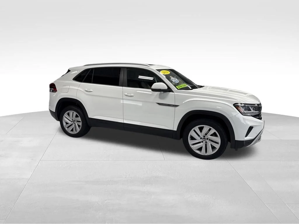 Used 2021 White Volkswagen 2.0T SE w/Technology image 9