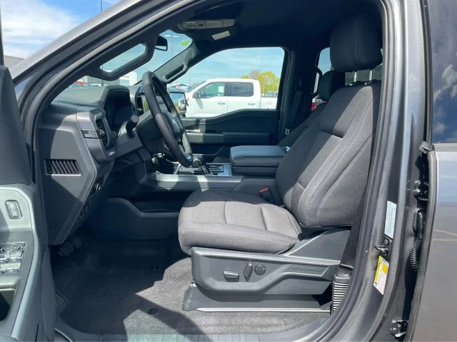 2025 Ford F-150 XLT - Photo 16