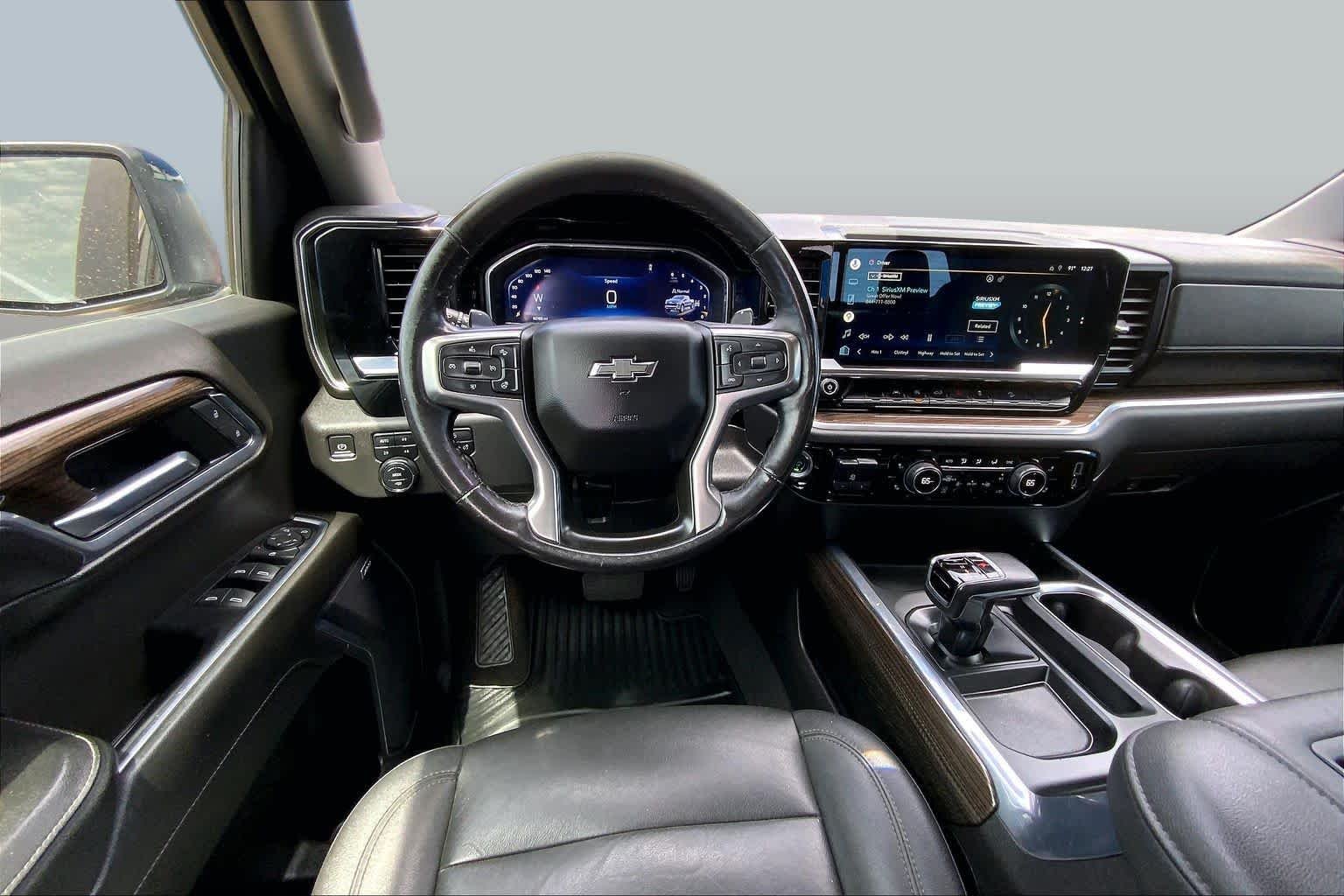 Used 2022 Silver Ice Metallic Chevrolet RST image 5