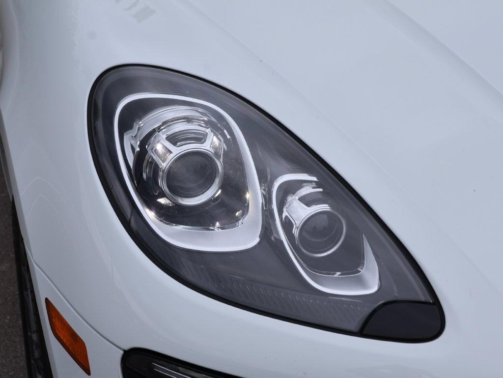 Used 2018 White Porsche Sport Edition image 14