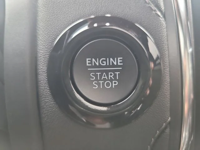 Used 2025 Silver Ford Platinum image 34