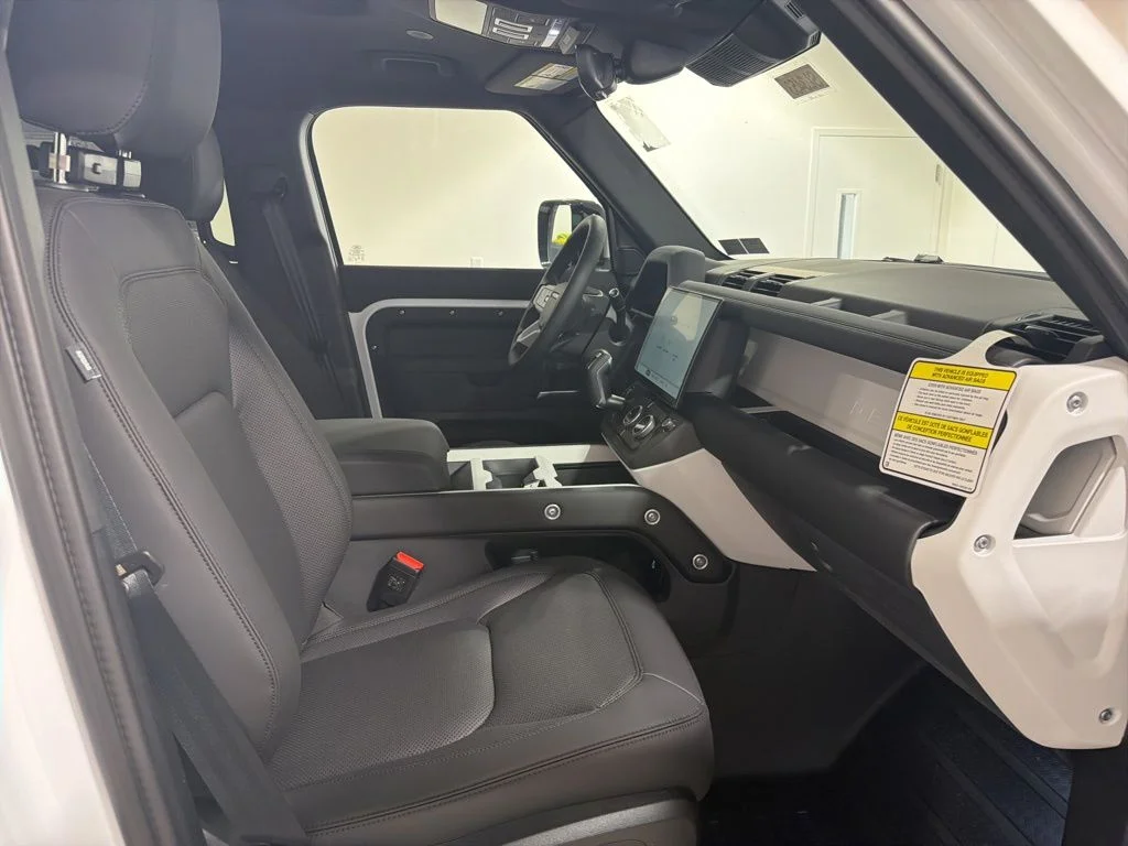 New 2026 Fuji White Land Rover S image 25