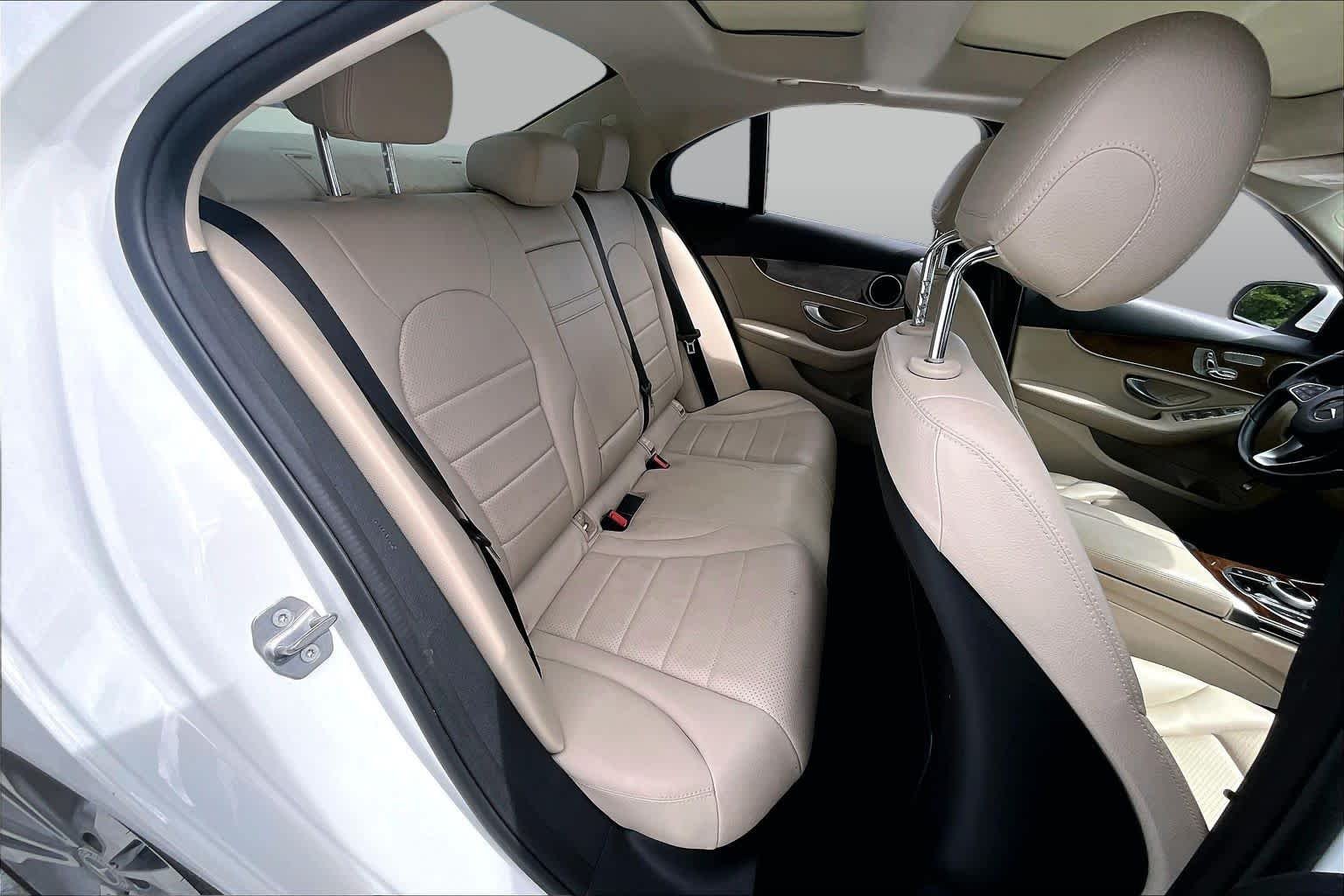 Used 2018 Polar White Mercedes-Benz C 300 image 19