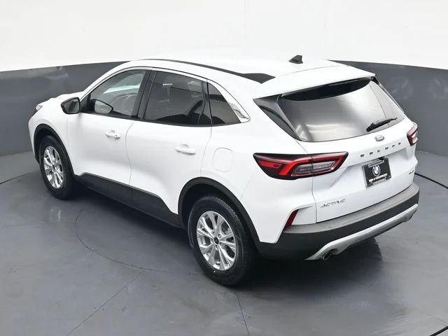 Used 2023 White Ford Active image 31