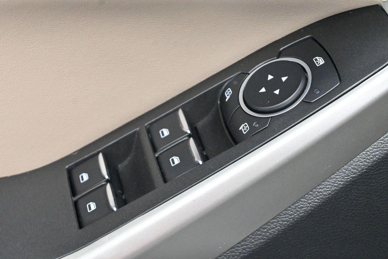 Used 2023 Oxford White Ford XLT image 13