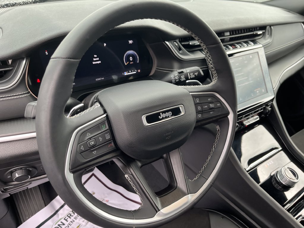 Used 2023 Gray Jeep Altitude image 14