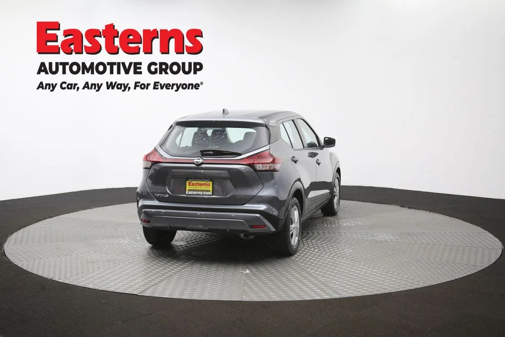 Used 2023 Gray Nissan S image 37