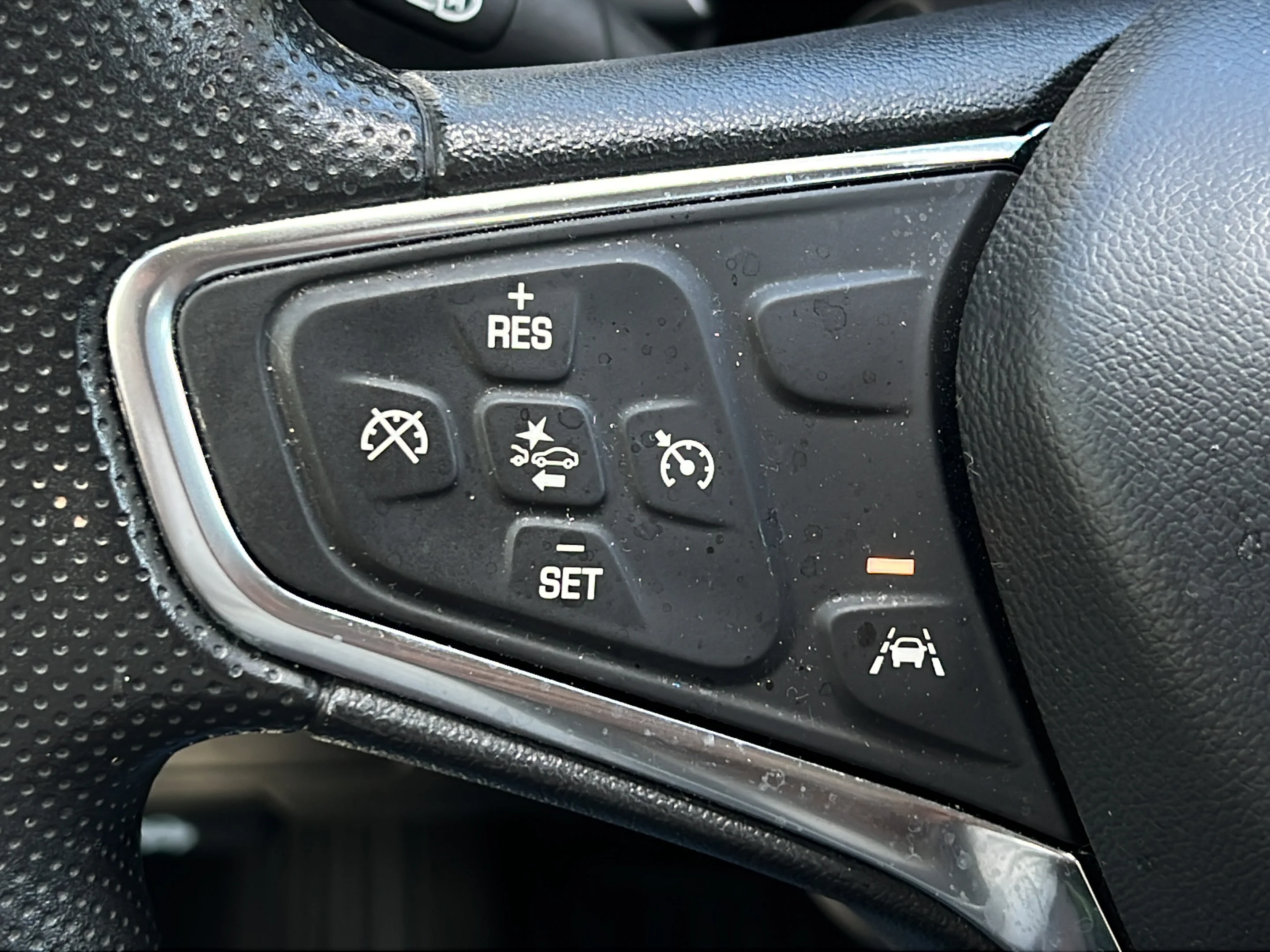 Used 2024 Summit White Chevrolet LT image 19