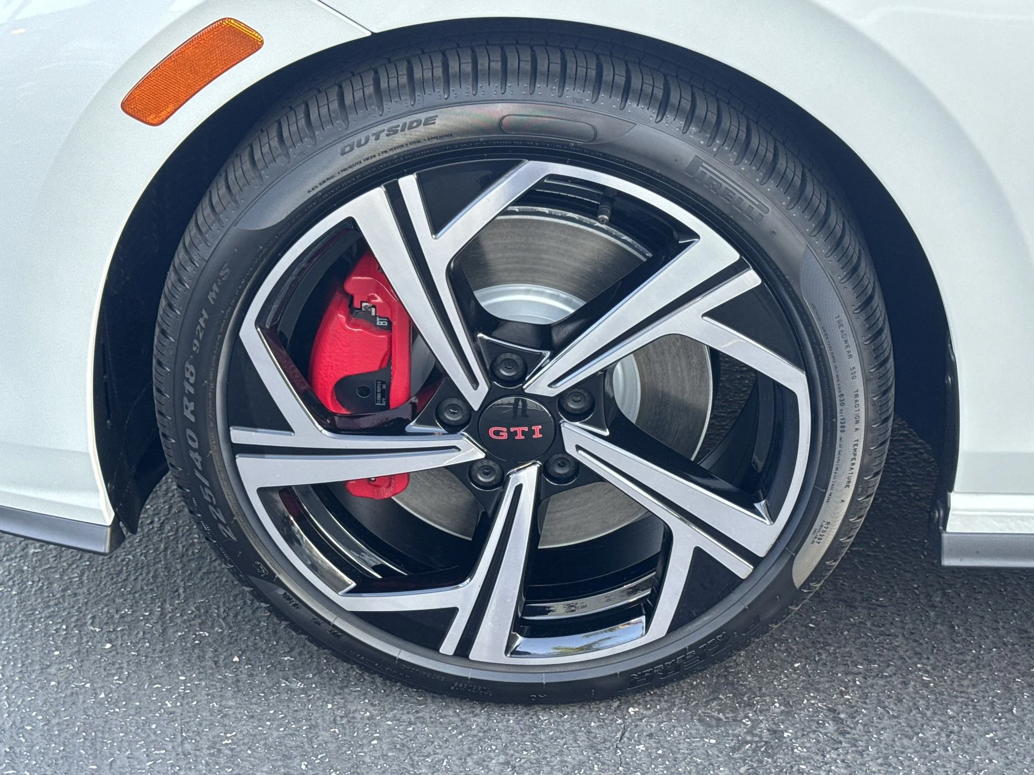 New 2026 Opal White Pearl Volkswagen SE image 10