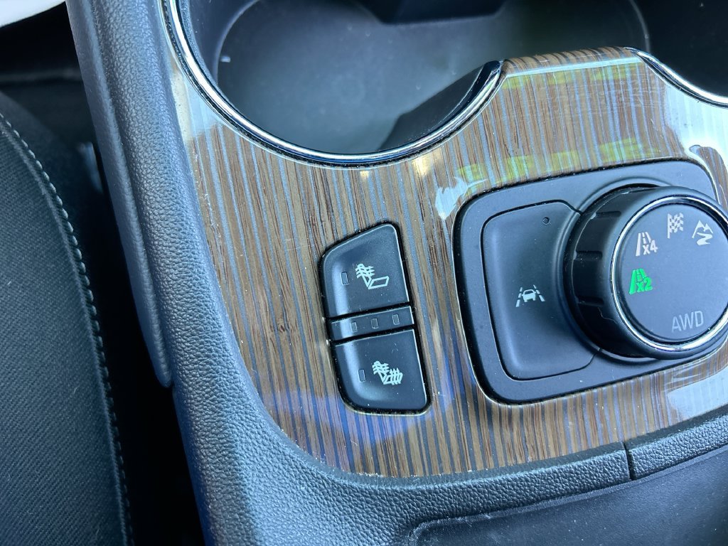 Used 2023 Blue GMC SLE image 30