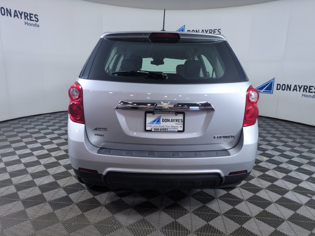 Used 2015 Silver Ice Metallic Chevrolet LS image 4