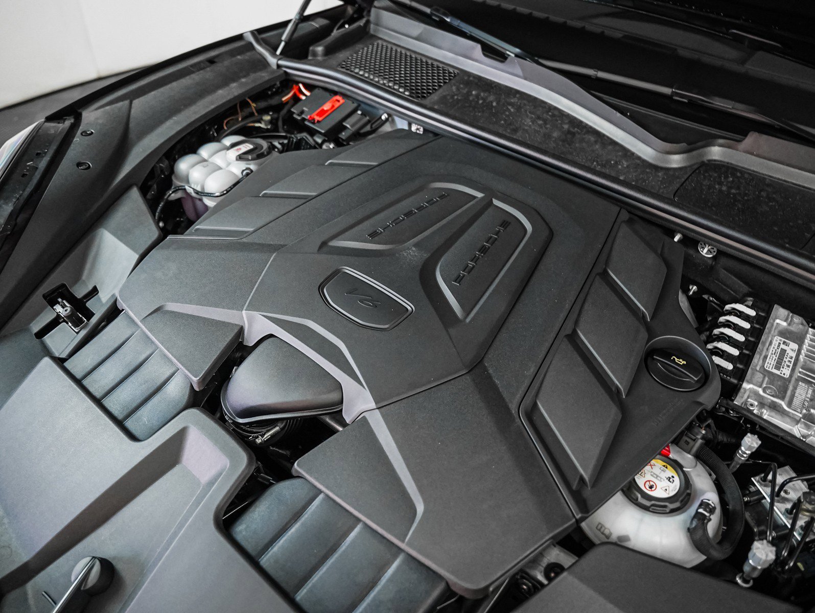 2026 Porsche Cayenne E-Hybrid - Photo 12