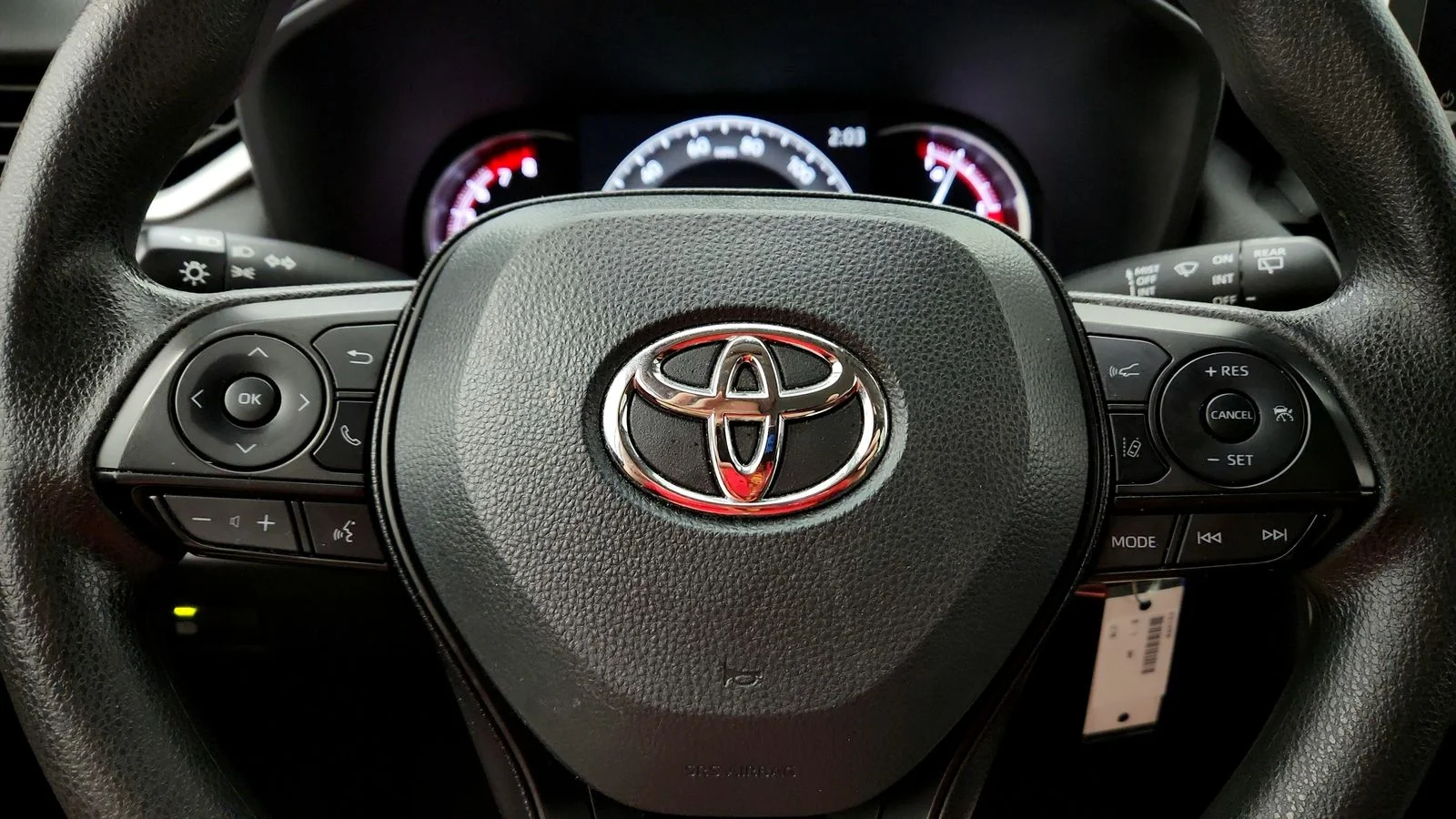 Used 2025 Silver Toyota LE image 28