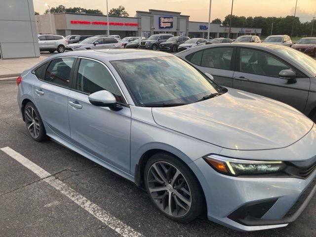 Used 2022 Silver Honda Touring image 4