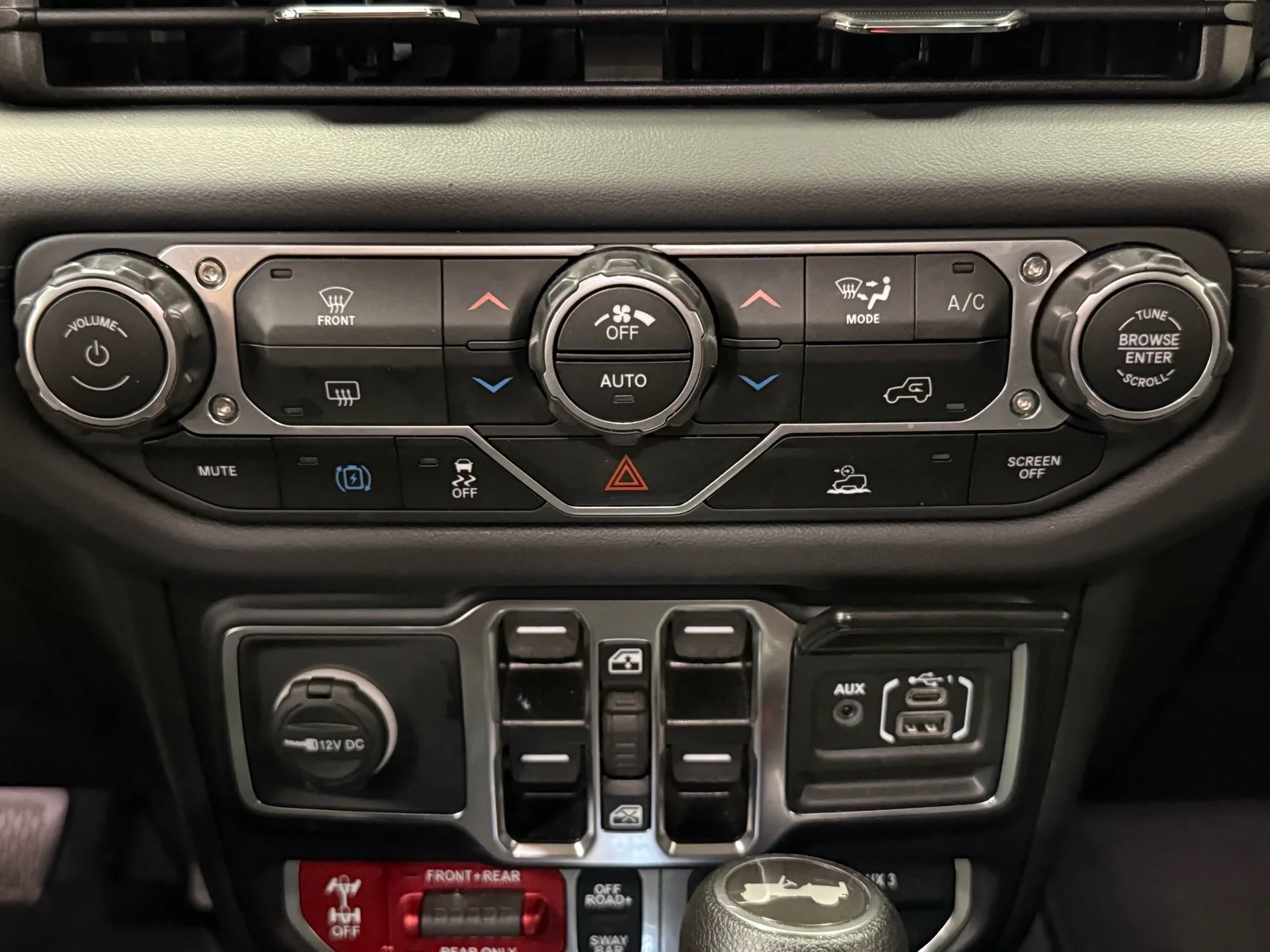 Used 2024 Anvil Clear Coat (pds) Jeep Rubicon 4xe image 19