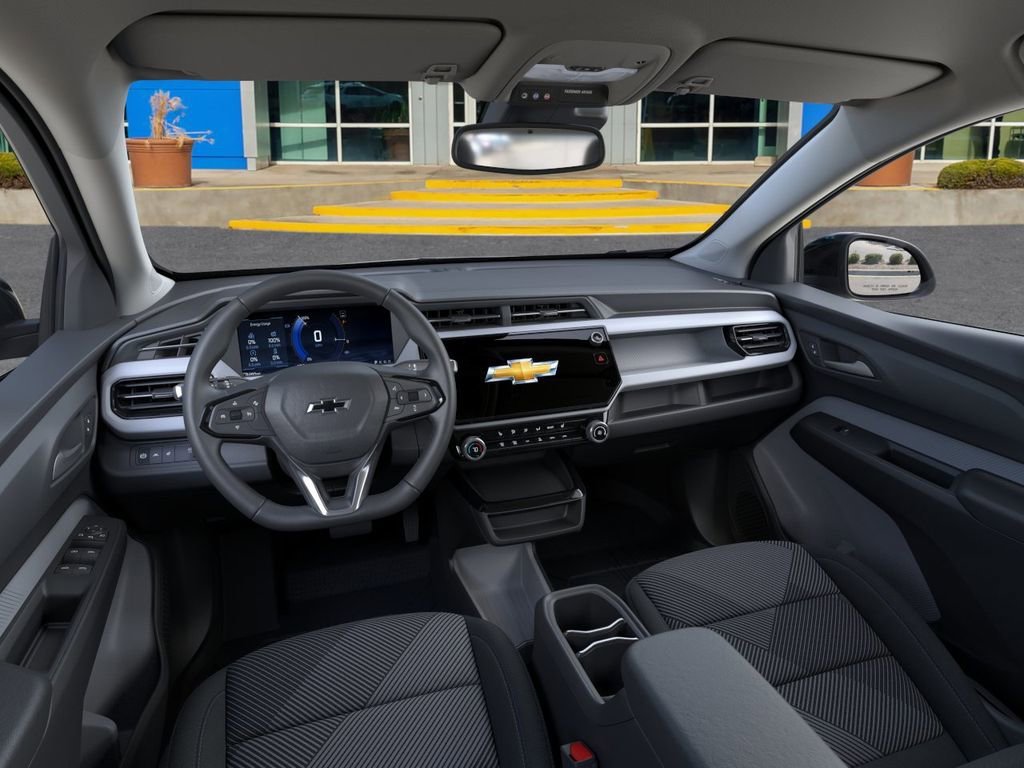New 2027 Summit White Chevrolet LT image 16