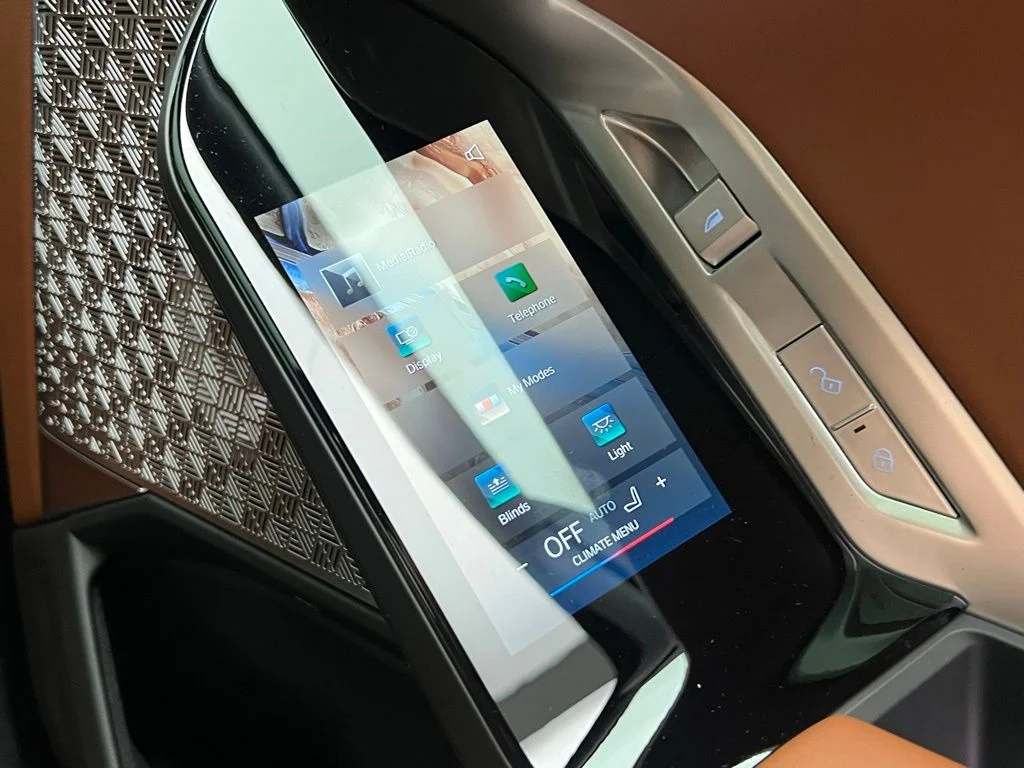 New 2026 Oxide Grey Metallic BMW 760i xDrive image 9