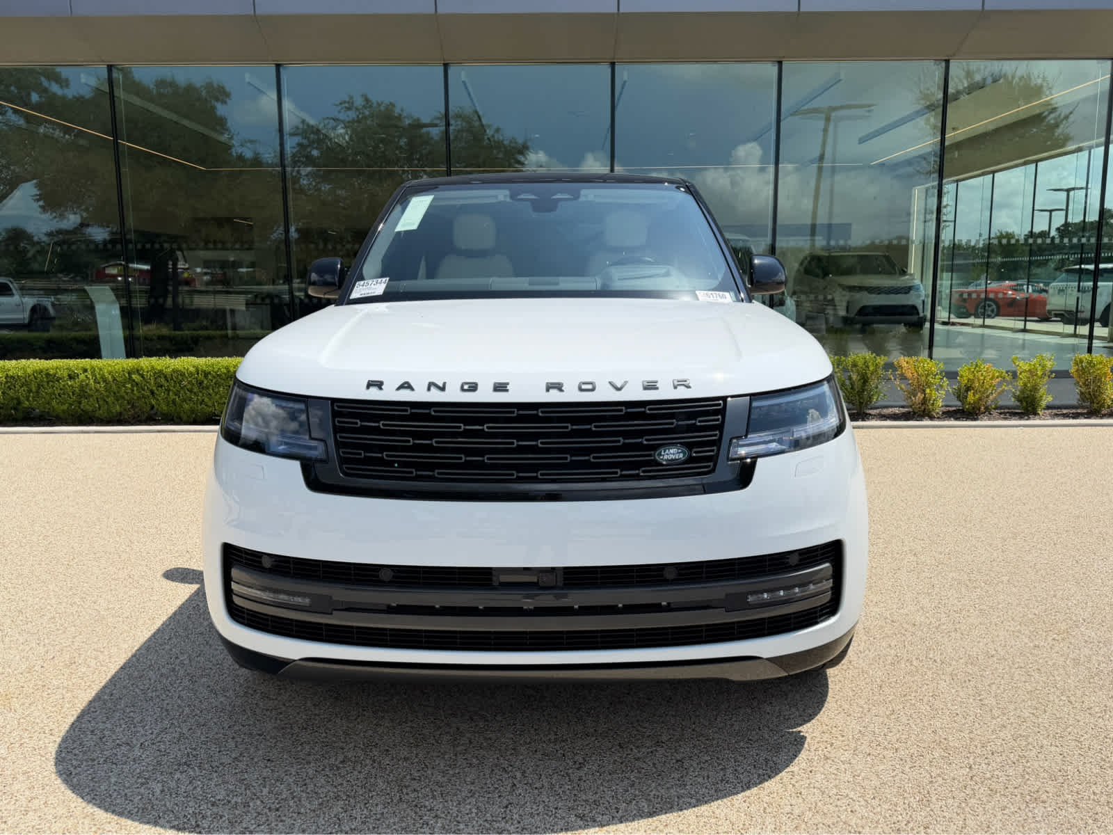 New 2026 Fuji White Land Rover SE image 2