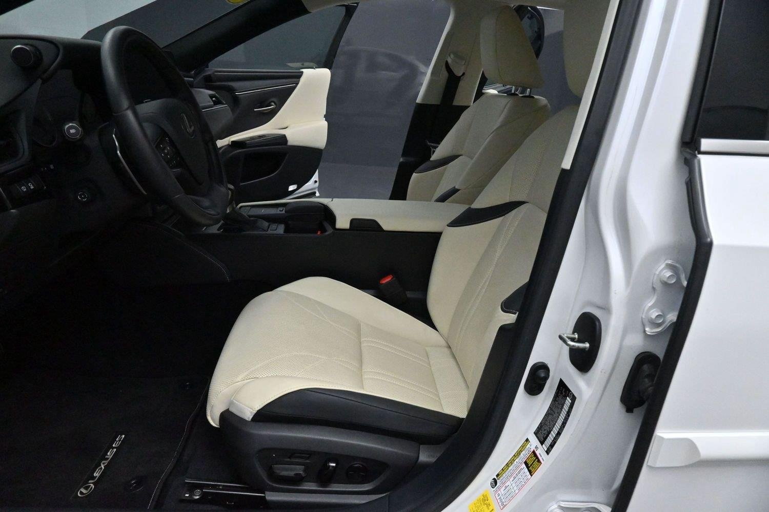 Used 2022 Eminent White Pearl Lexus ES 350 Ultra Luxury image 13