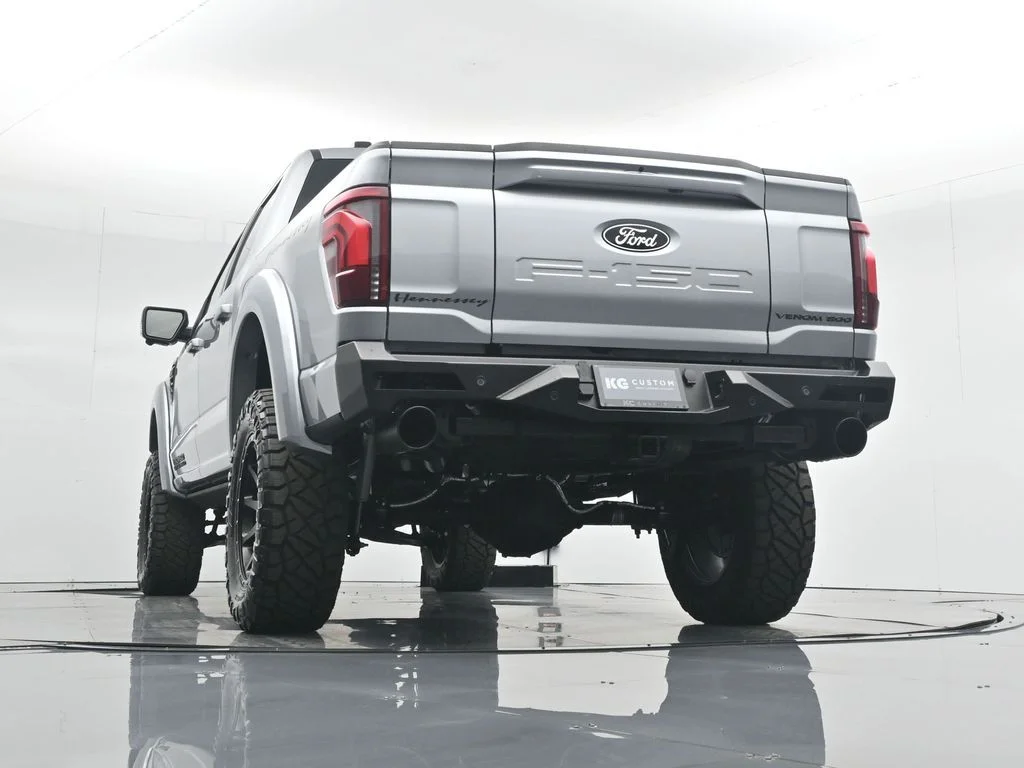 New 2025 Iconic Silver Metallic Ford Lariat image 59