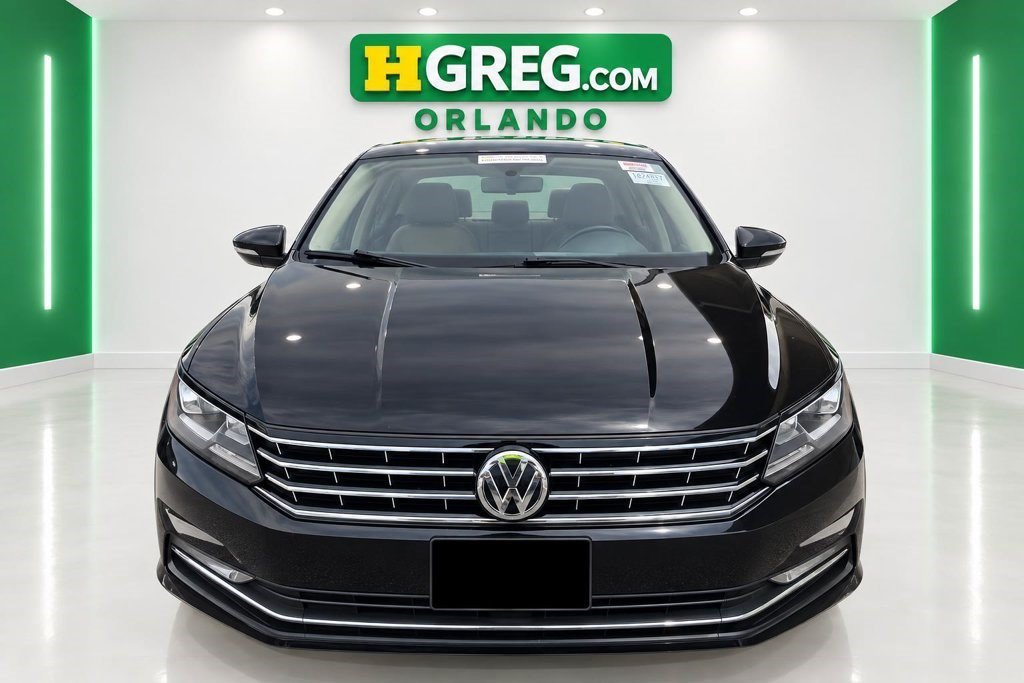 Used 2018 Deep Black Pearl Metallic Volkswagen 2.0T SE image 5