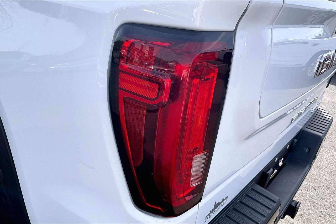 Used 2024 Summit White GMC 4WD Crew Cab Short Box AT4X image 26