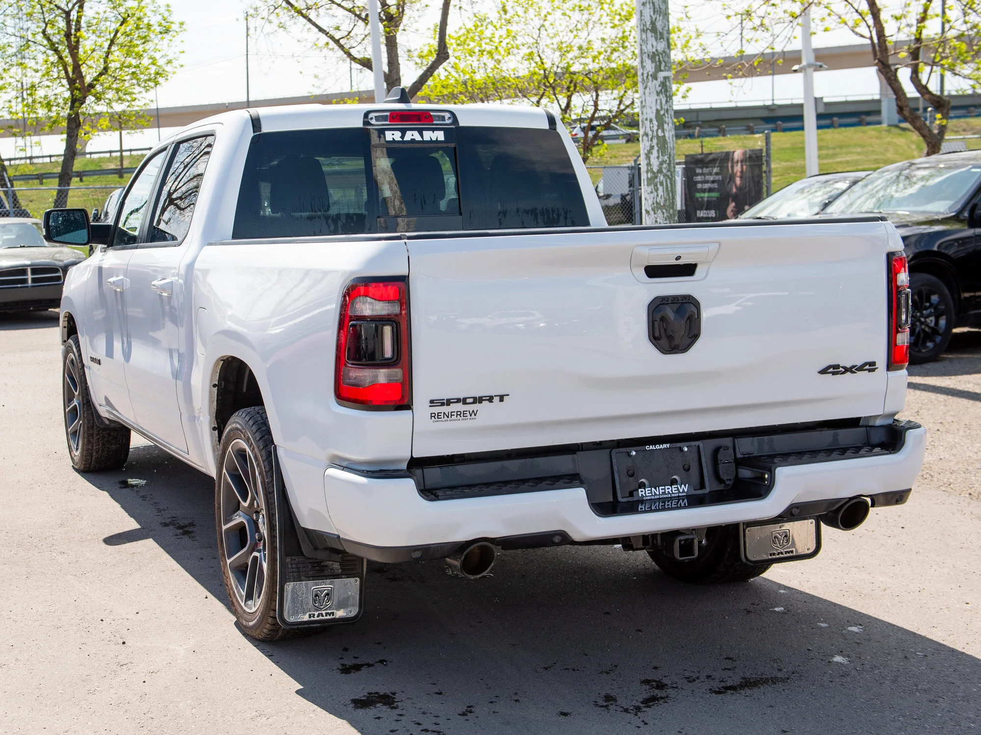 Certified Used 2020 White RAM Sport * One Owner | Panoramic Sunroof | Apple CarPlay | Remote Start | HEMI V8 image 13