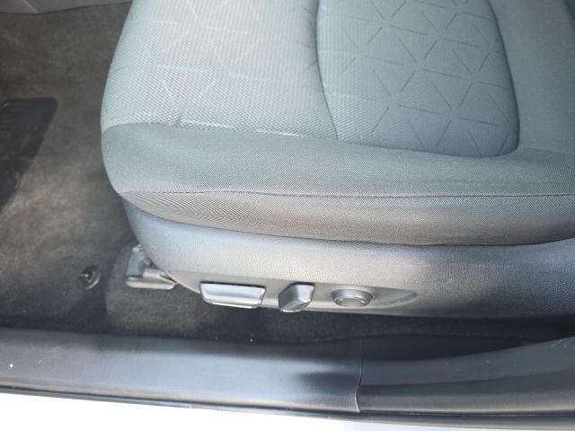 2024 Toyota RAV4 XLE - Photo 14