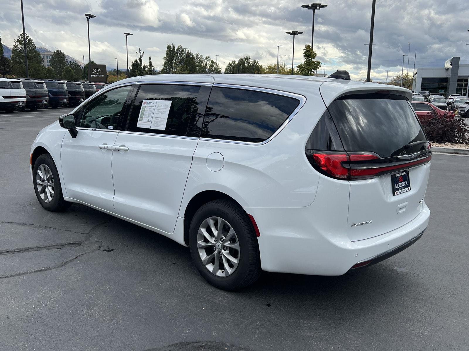 Used 2026 Bright White Clearcoat Chrysler Limited image 18