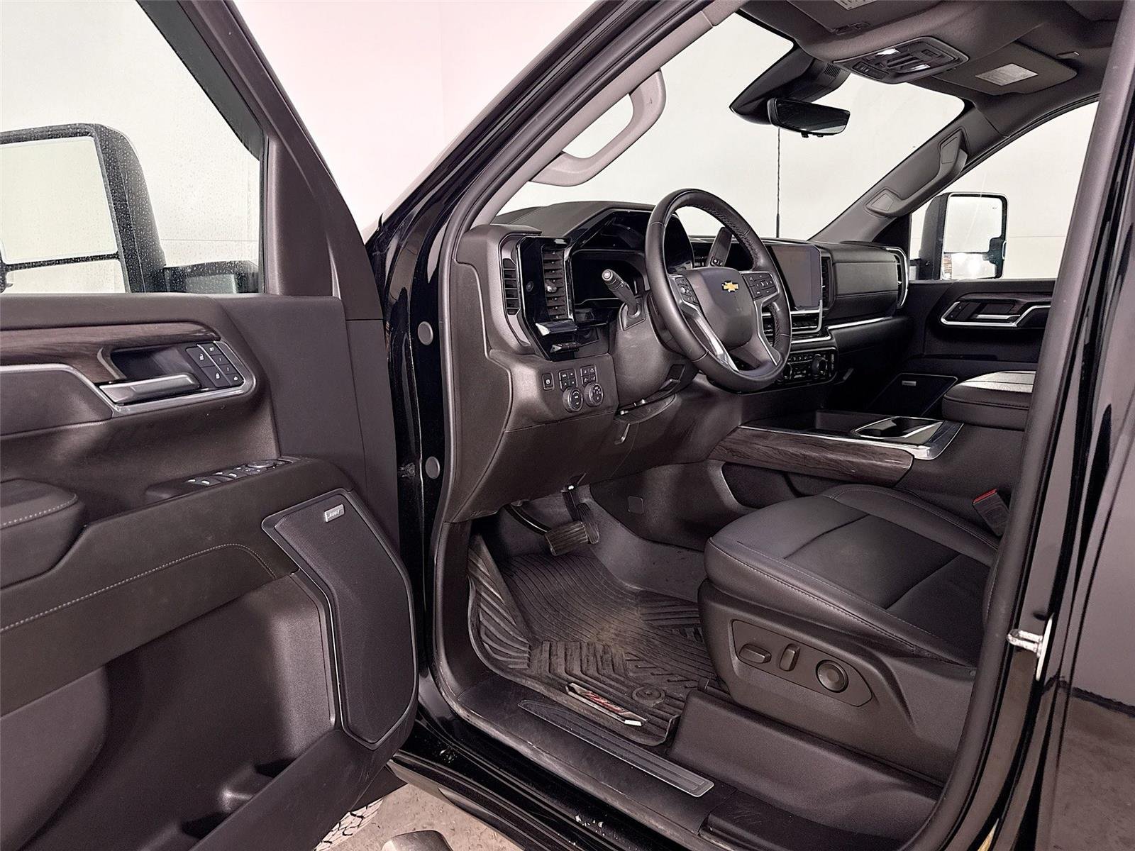 Used 2025 Black Chevrolet LTZ image 3