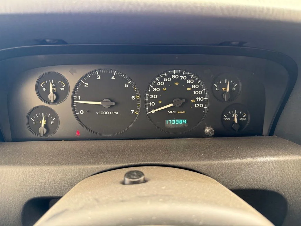 Used 2004 Stone White Jeep Laredo image 17