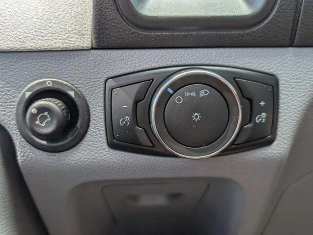 Used 2018 Oxford White Ford Base image 41