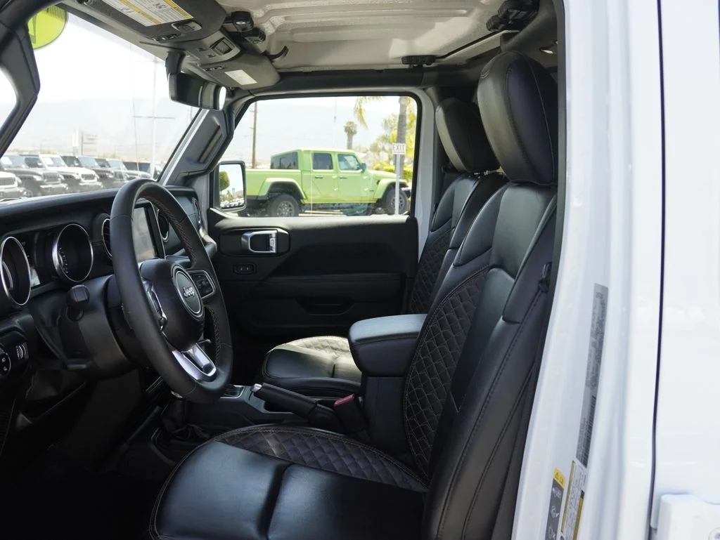 Certified Used 2023 White/off-white Jeep High Altitude image 25