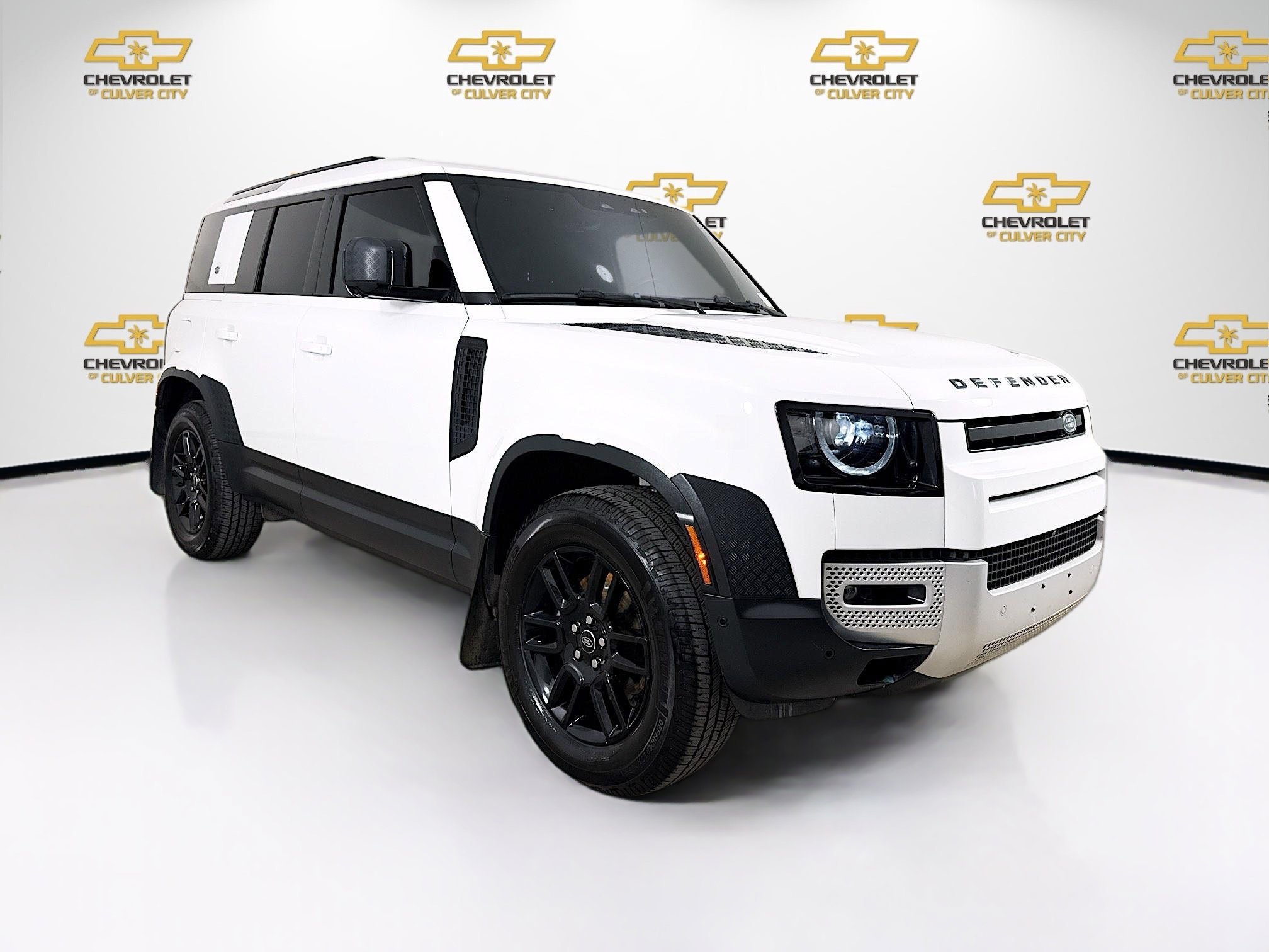 2024 Land Rover Defender 110 S P300's photo