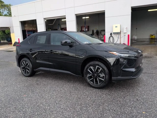 New 2026 Midnight Black Metallic Toyota XLE image 2