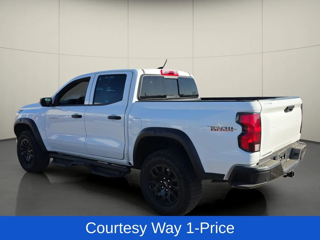 Used 2025 Summit White Chevrolet Trail Boss image 6