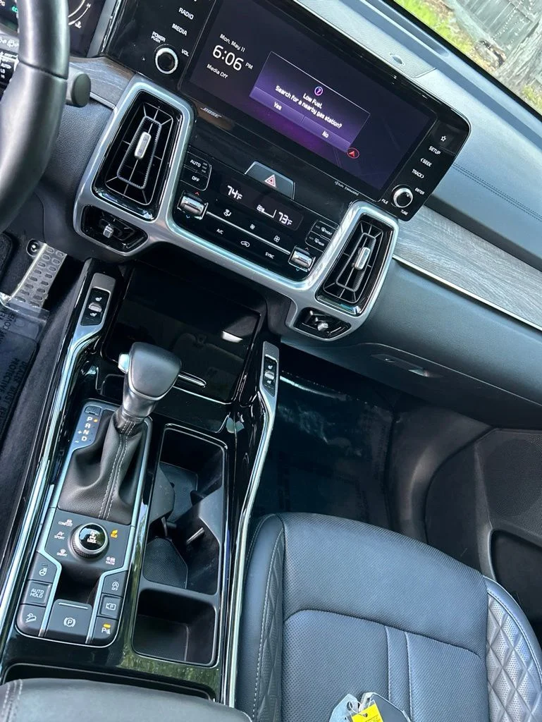 Used 2023 White Kia X-Line SX Prestige image 16