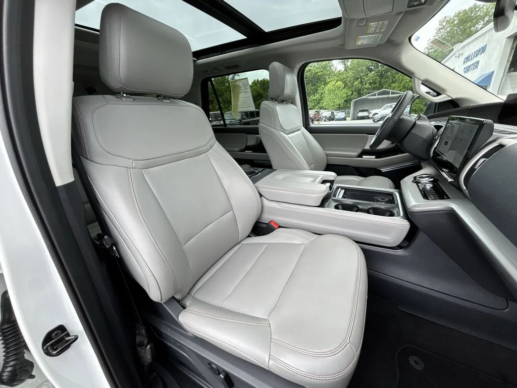 Used 2025 White Ford Active image 28