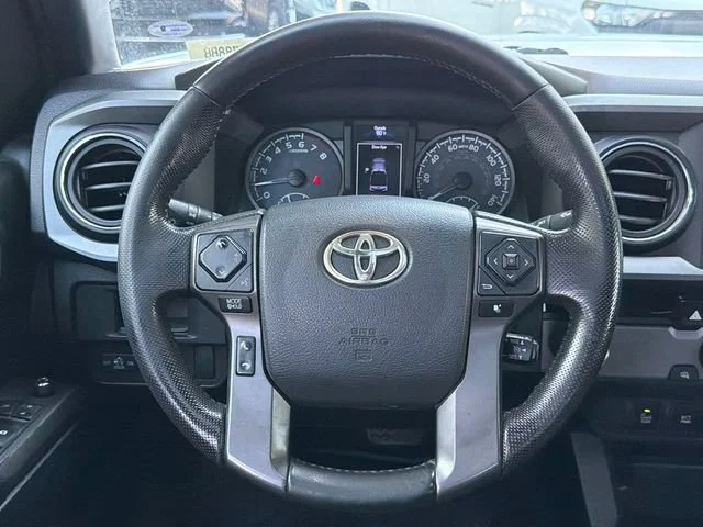 Used 2016 White Toyota SR5 image 23