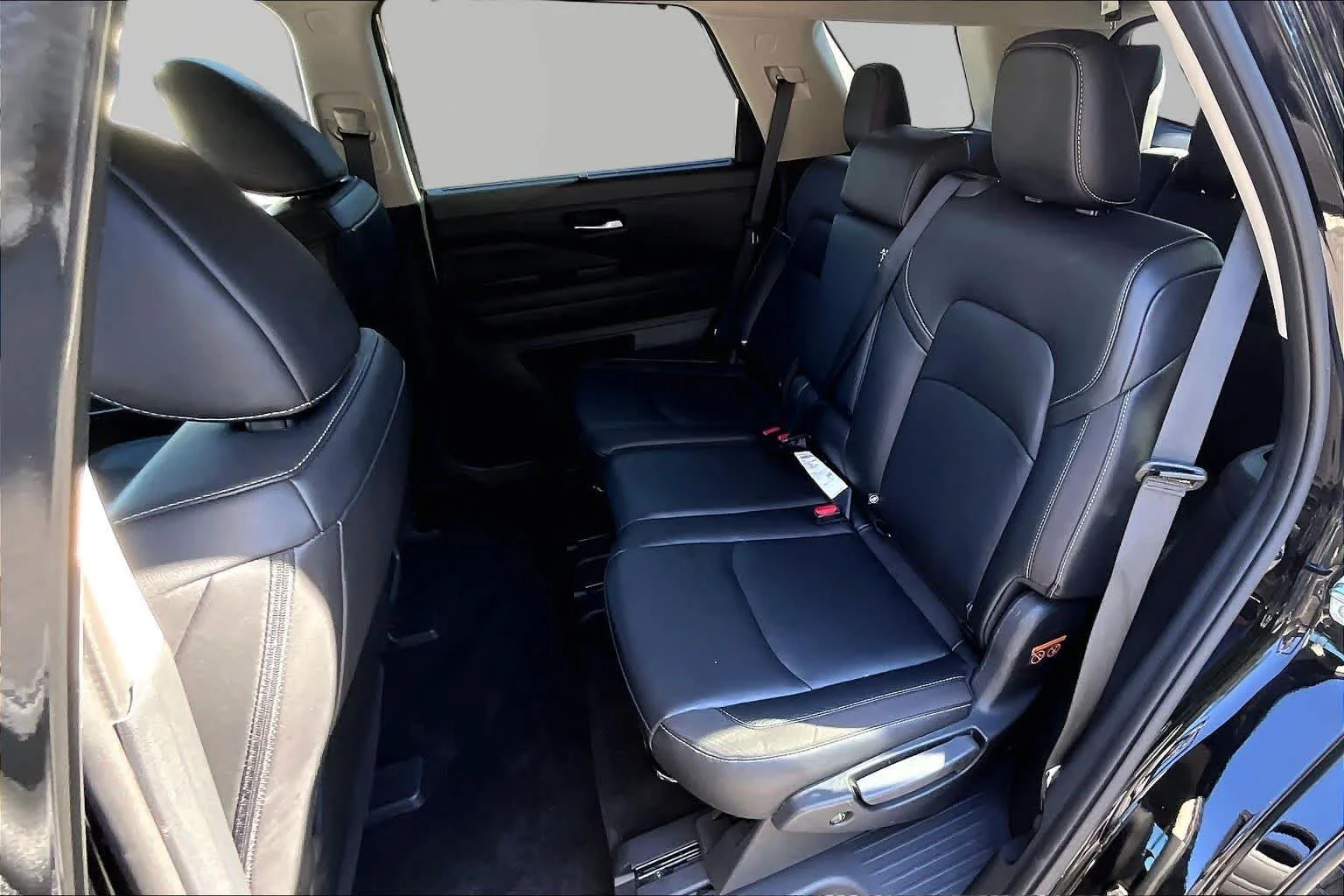 Used 2025 Super Black Nissan SL image 21