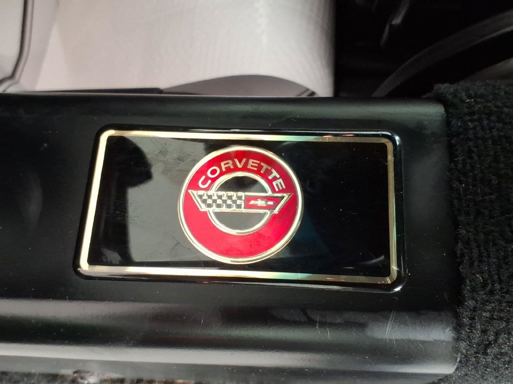 Used 1995  Chevrolet Base image 27