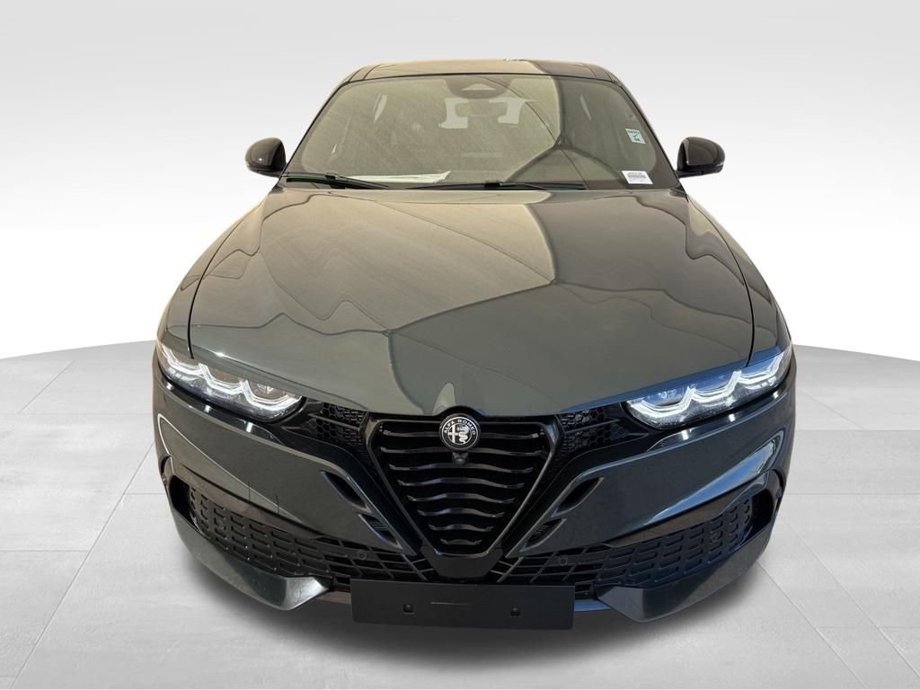 New 2026 Verde Monza (Green) Exterior Paint Alfa Romeo Sport Speciale image 4
