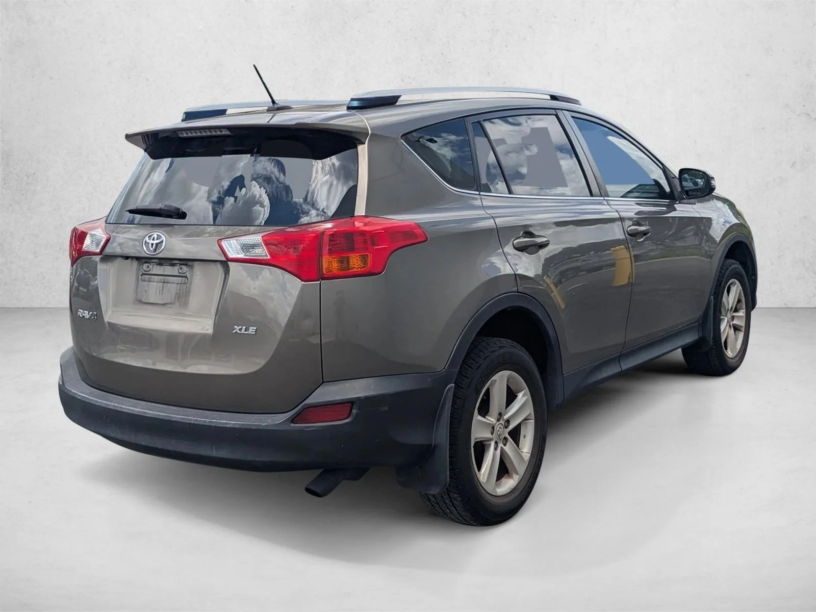 Used 2014 Pyrite Mica Toyota XLE image 5