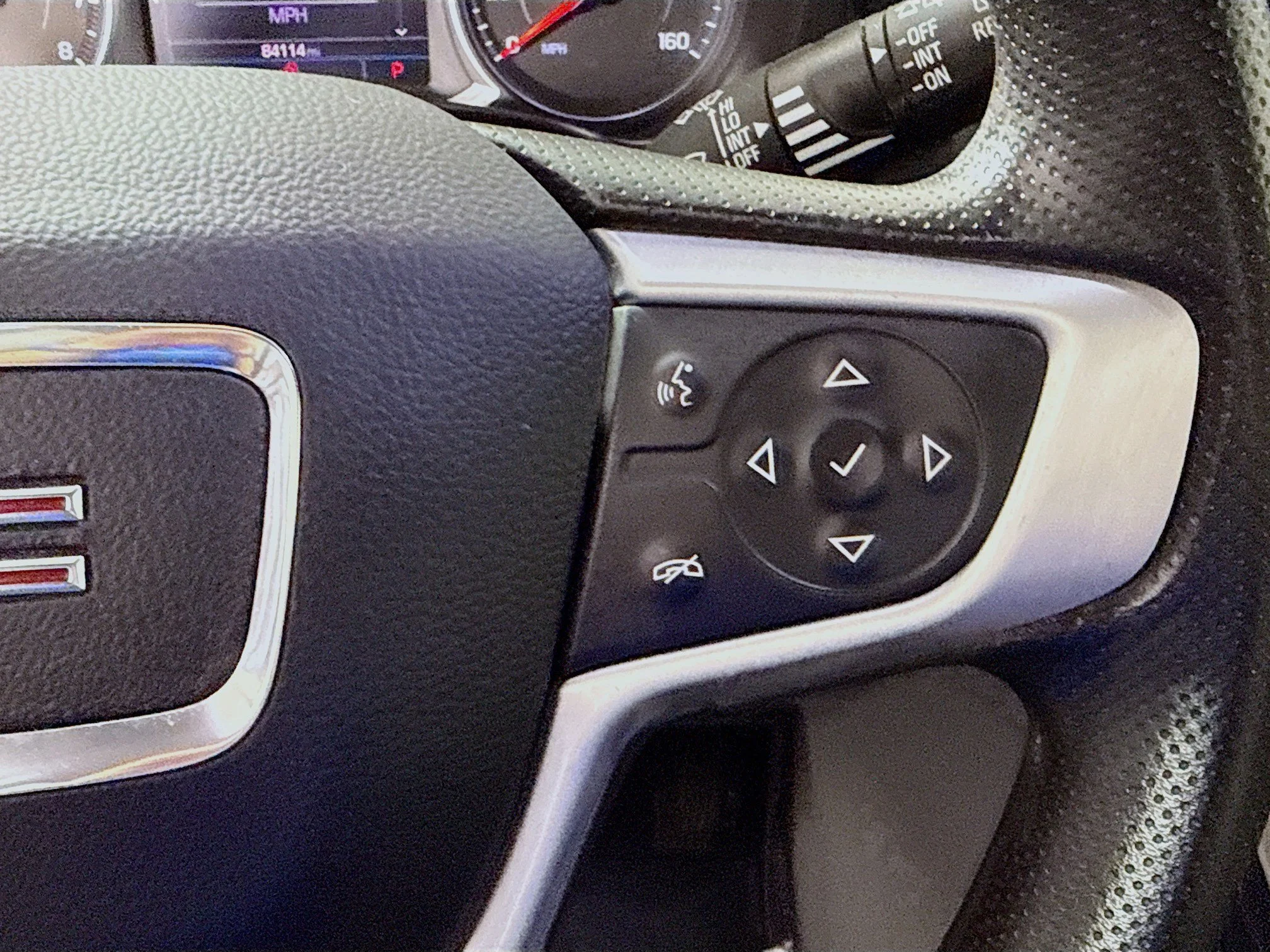 Used 2022 Summit White GMC SLE image 11