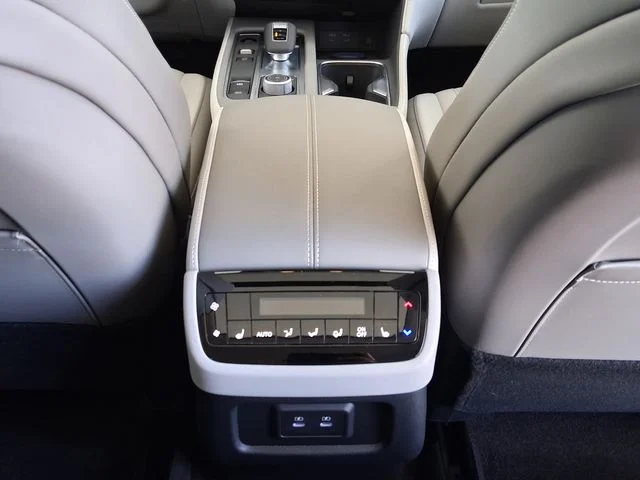 New 2027 MINERAL BLACK INFINITI Luxe FWD image 22