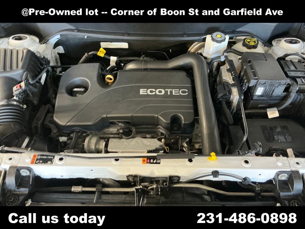 Used 2019 White Chevrolet LT image 10