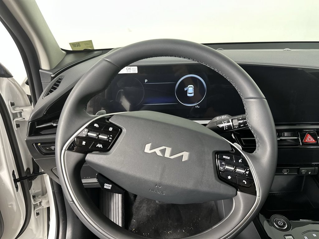 New 2026 Snow White Pearl Kia WIND image 5