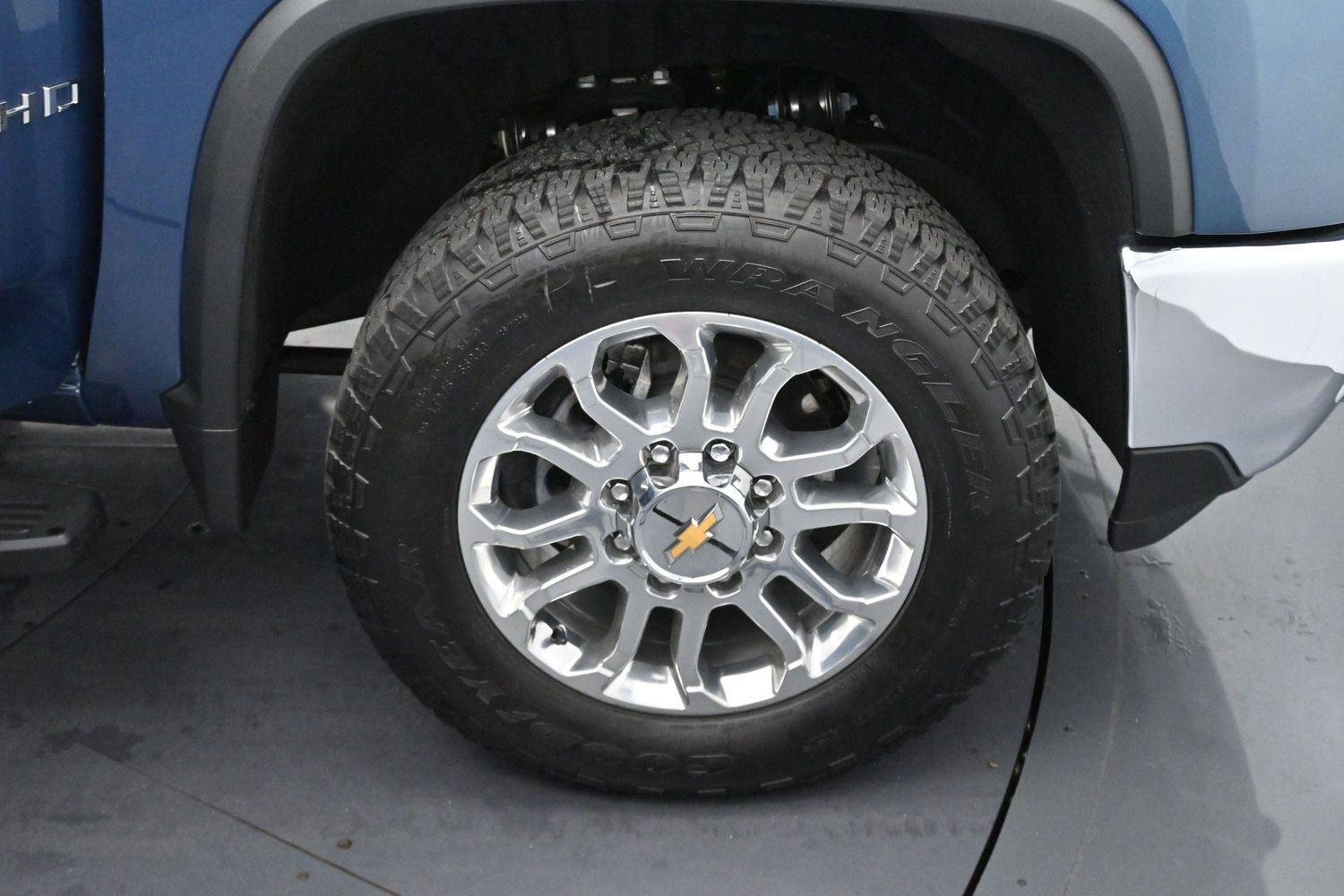 2025 Chevrolet Silverado 2500HD LTZ - Photo 36