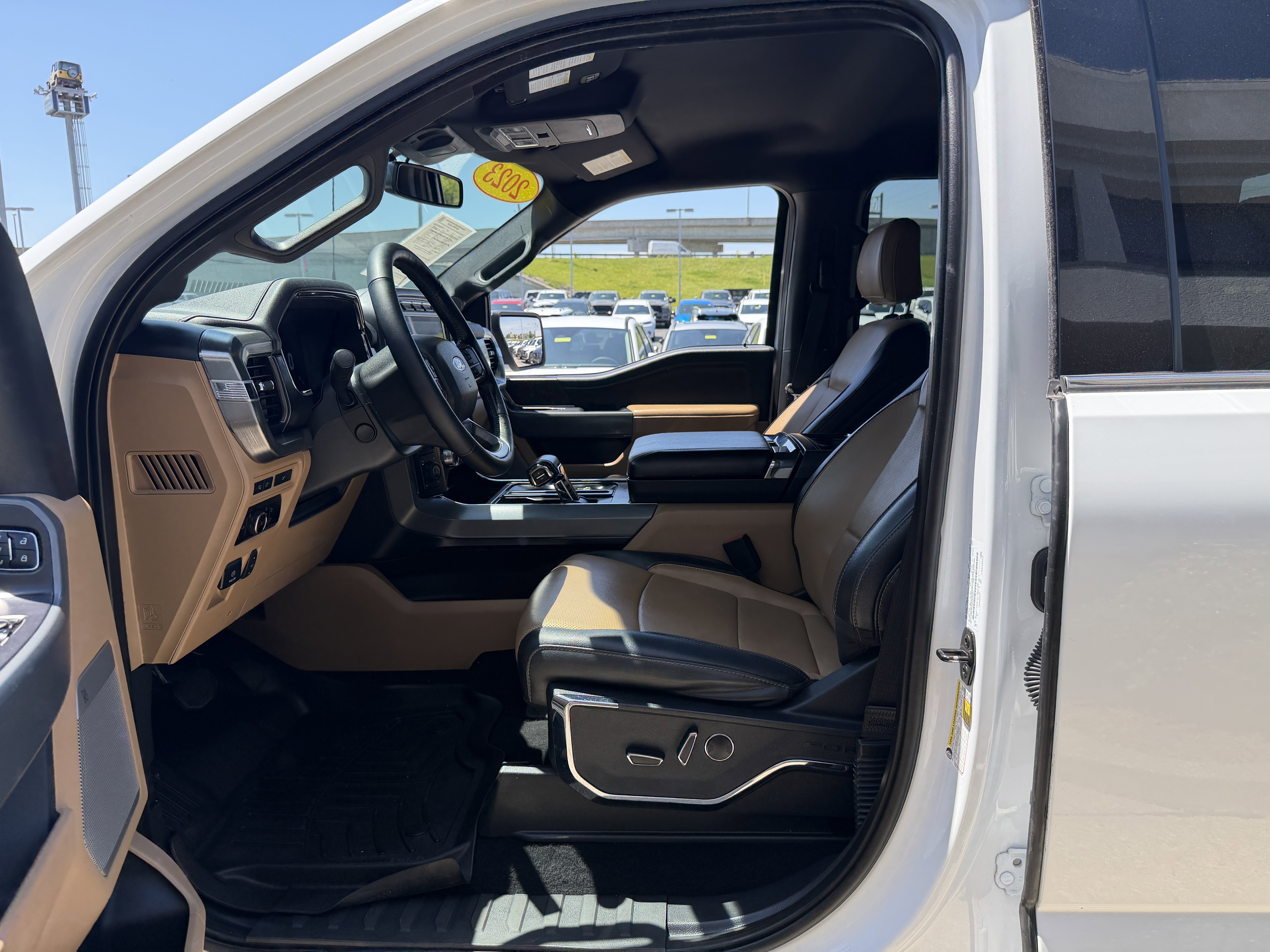 Used 2023 Oxford White Ford LARIAT image 33